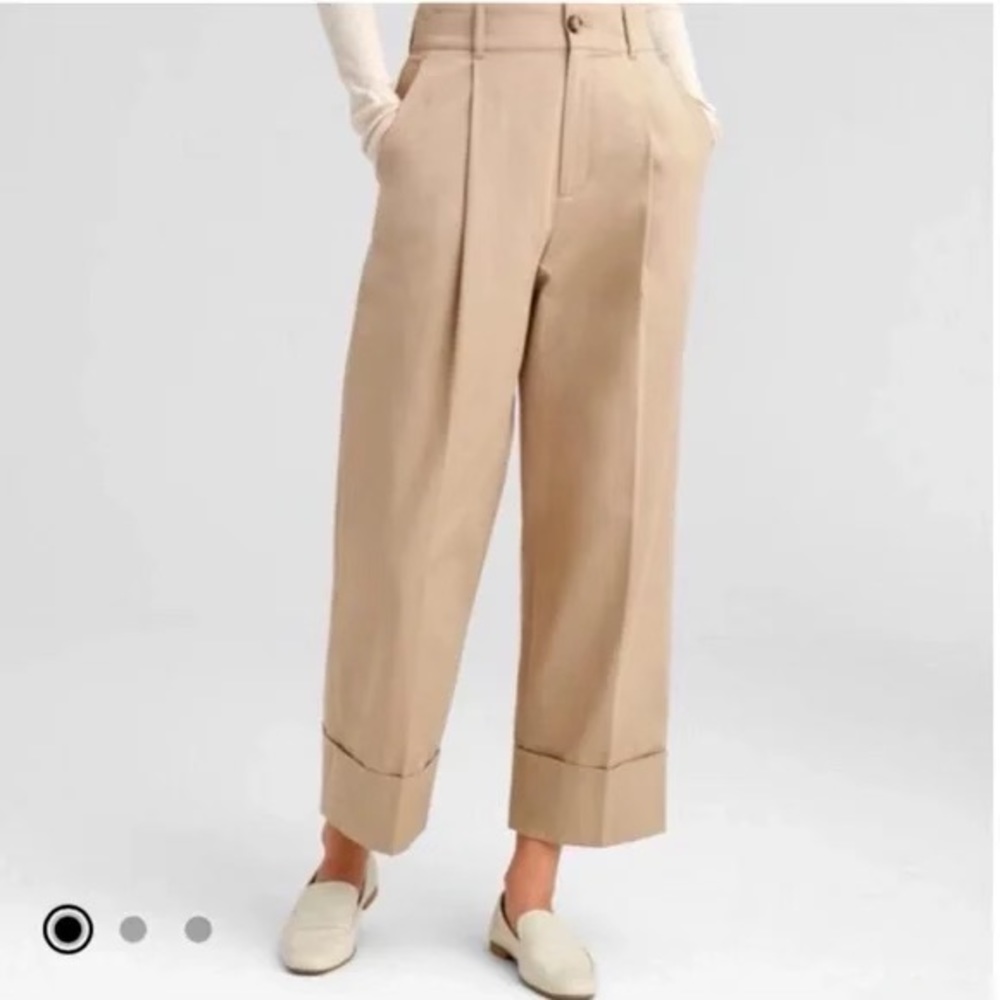 Club Monaco high waisted, wide leg cuffed pant. NWT